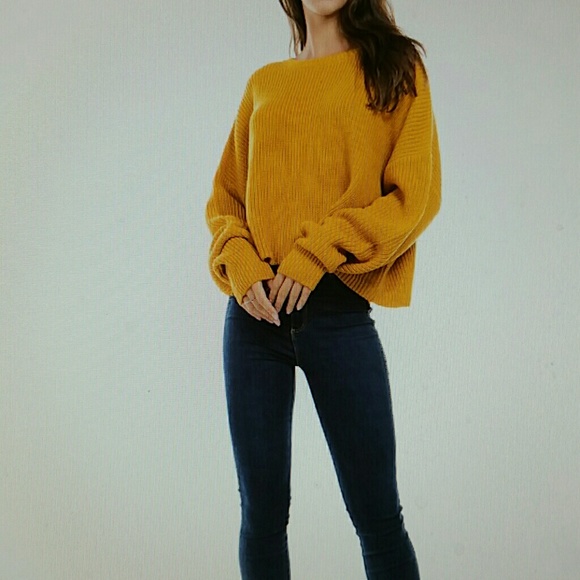 Round Neck Long Sleeves Sweater - Picture 4 of 7
